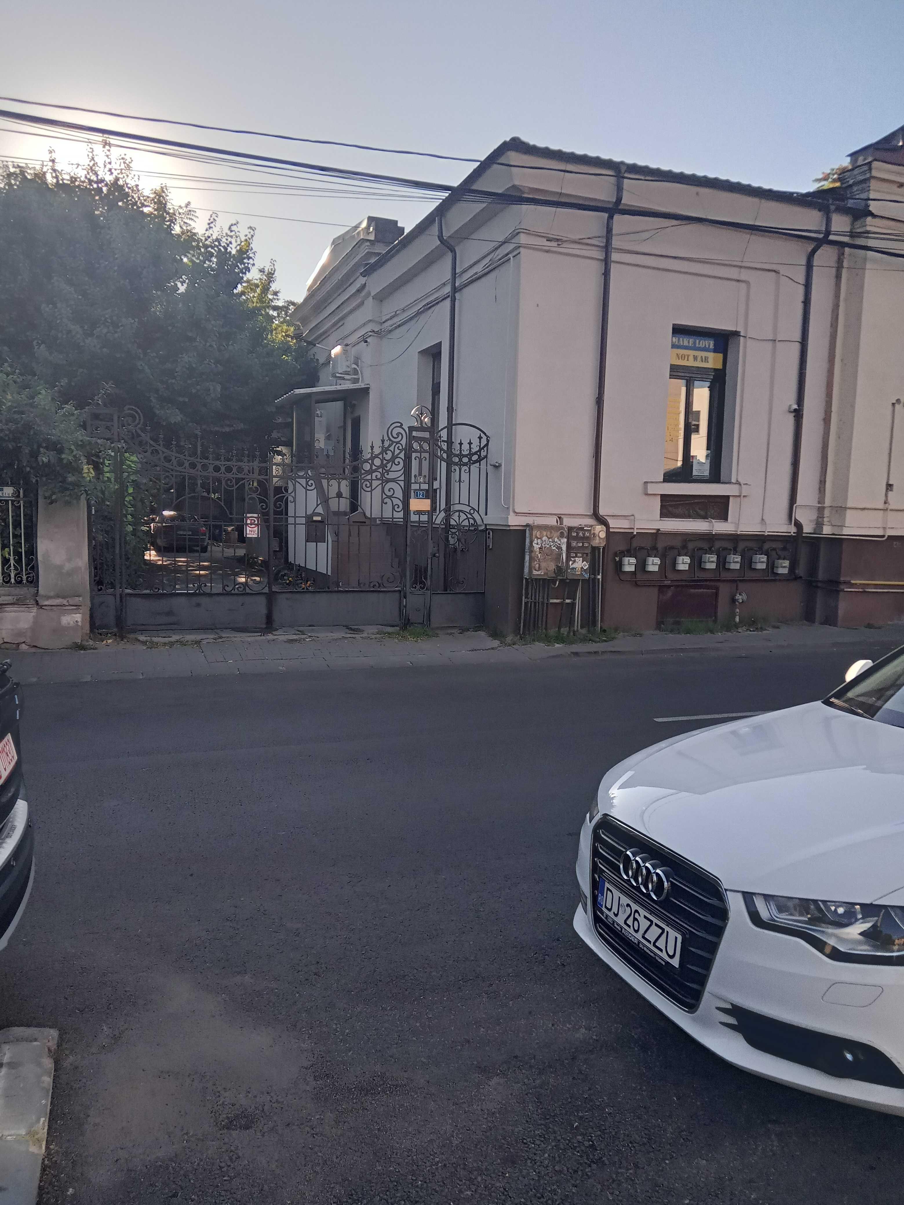 Închiriez spațiu comercial ultracentral ultramodern cu parcare - imagine 1