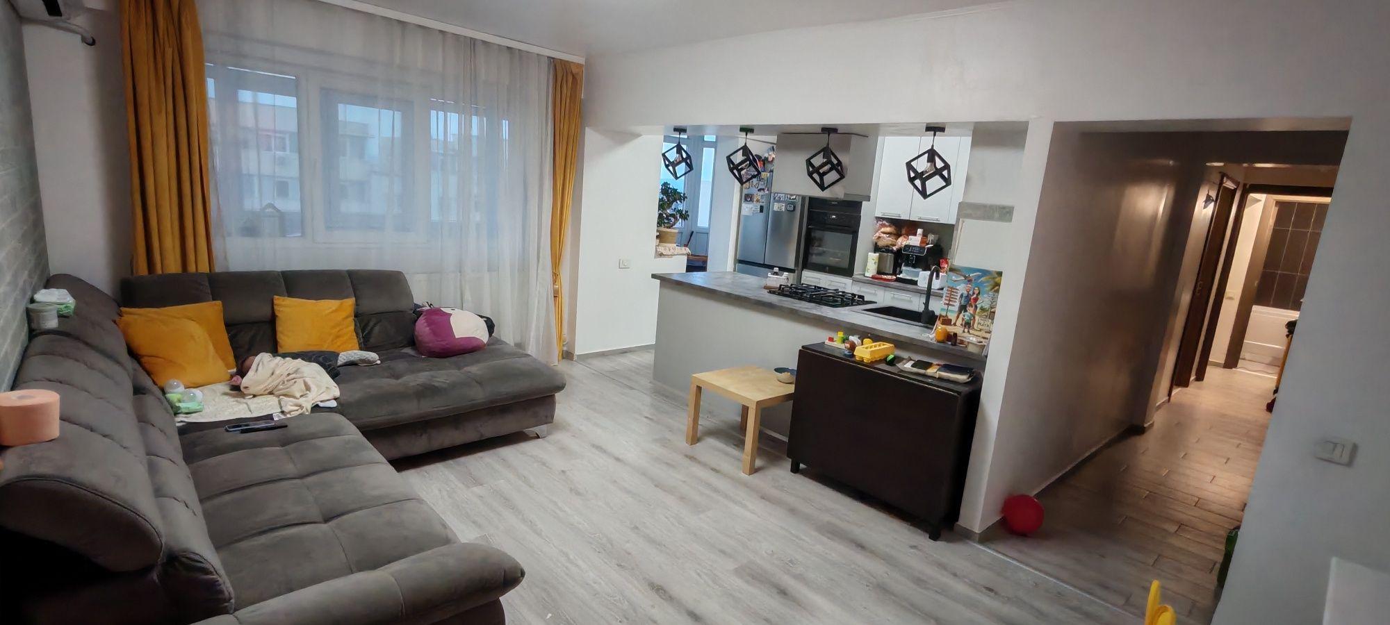 Apartament 3 camere Republicii Mega Image - imagine 1