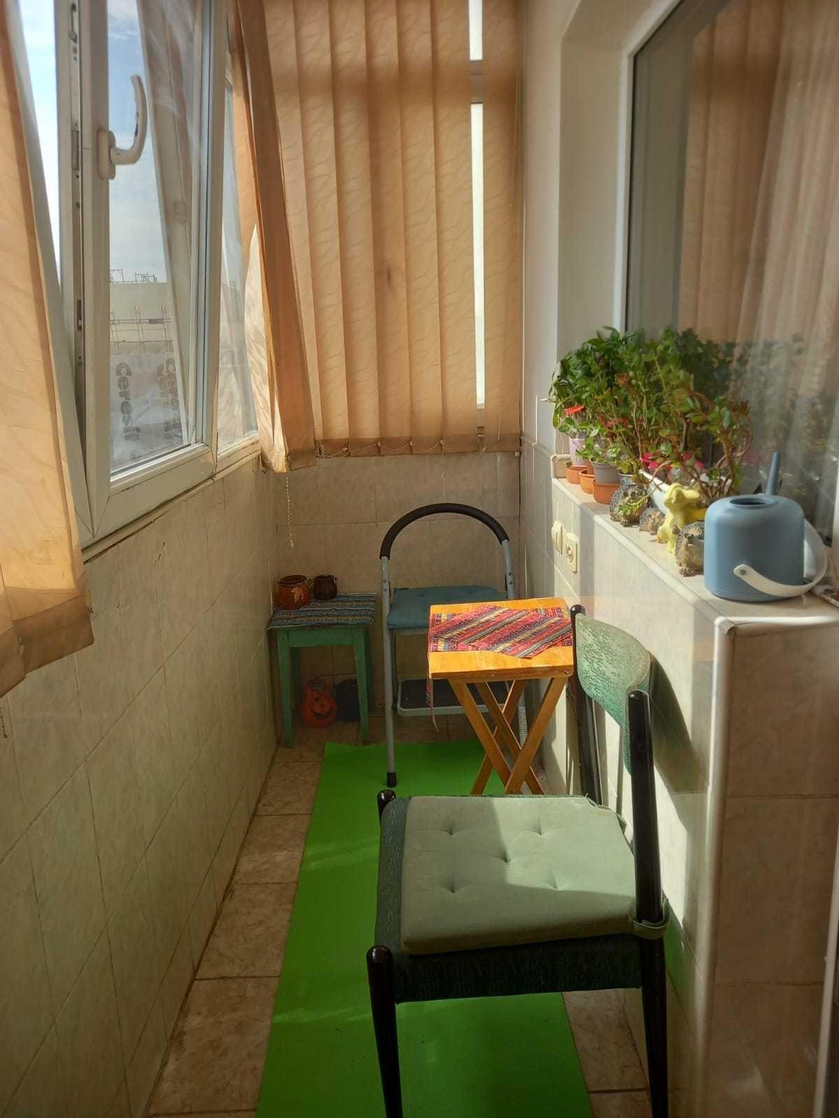 4 camere, Bdul Chisinau, foarte spatios si luminos - imagine 1