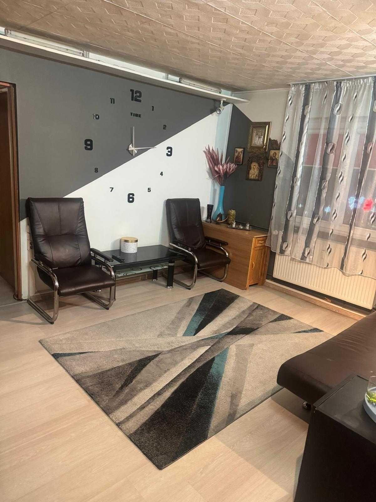 Vand apartament 3 camere