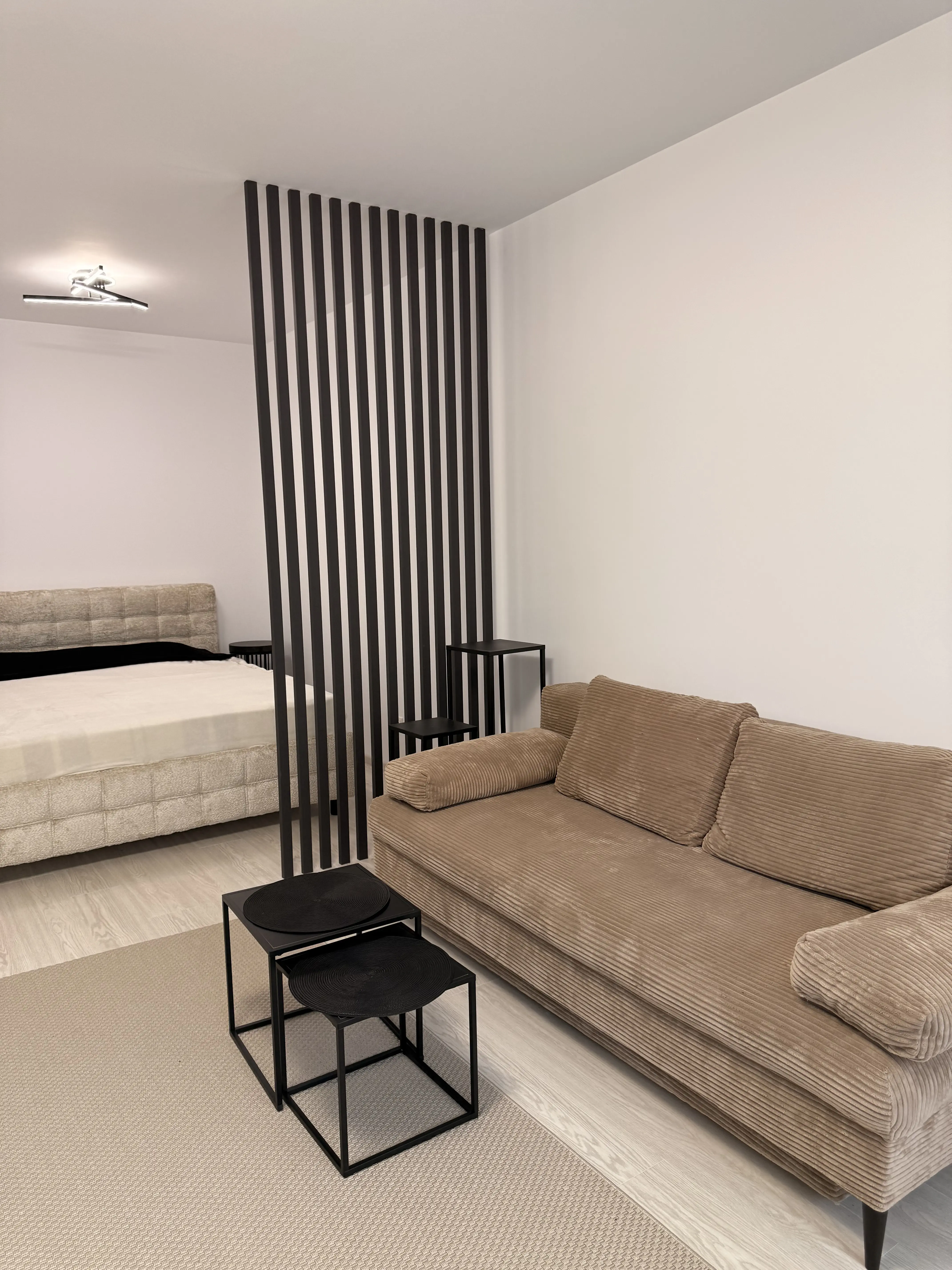 Proprietar , inchiriez garsoniera cu vedere la Lacul Morii