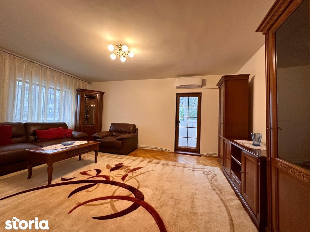 De vânzare apartament 3 camere Arcu, la blocurile tip vilă