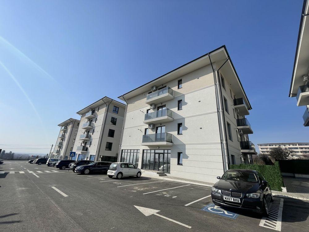 Proprietar-apartament 3 camere si parcare-zona galata/145000 euro