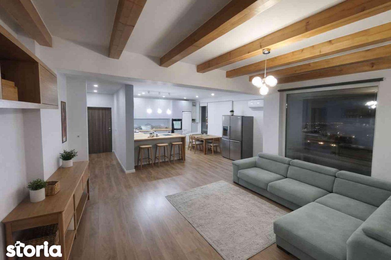 Apartament tip Penthouse la strada principala !