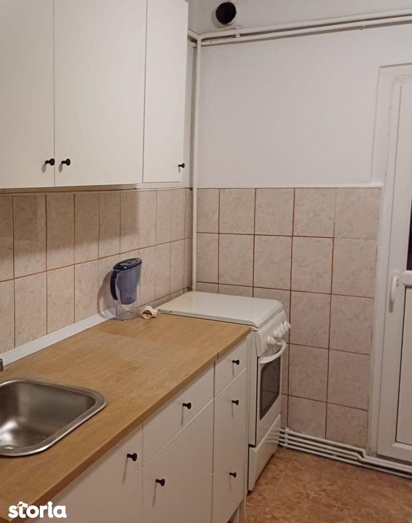 PF Apartament 3 camere, decomandat, zona Pacurari - Petru Poni, 64mp