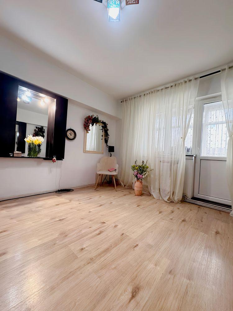 Persoană fizică ,apartament 3 camere foarte luminos si mare  ,70mp renovat