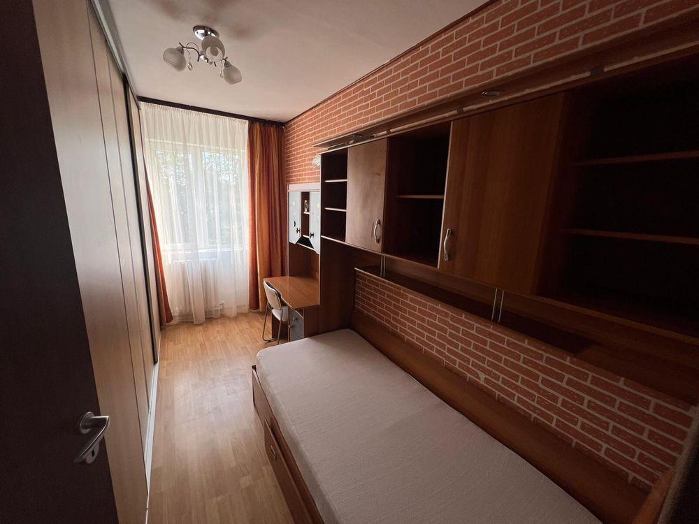 PF Inchiriez o camera in Ap cu 3 camere Podu Ros Decomandat