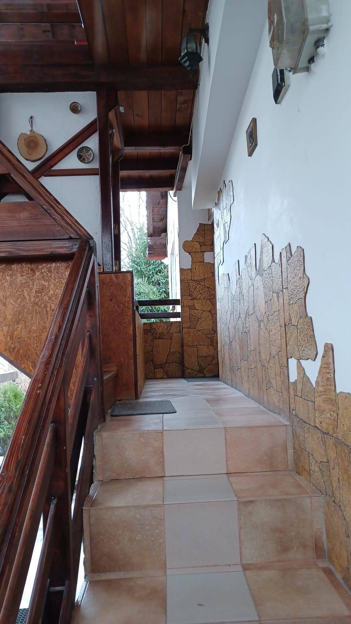 Inchiriez Cameră la vilă Copou sau  etajul întreg cu patru camere