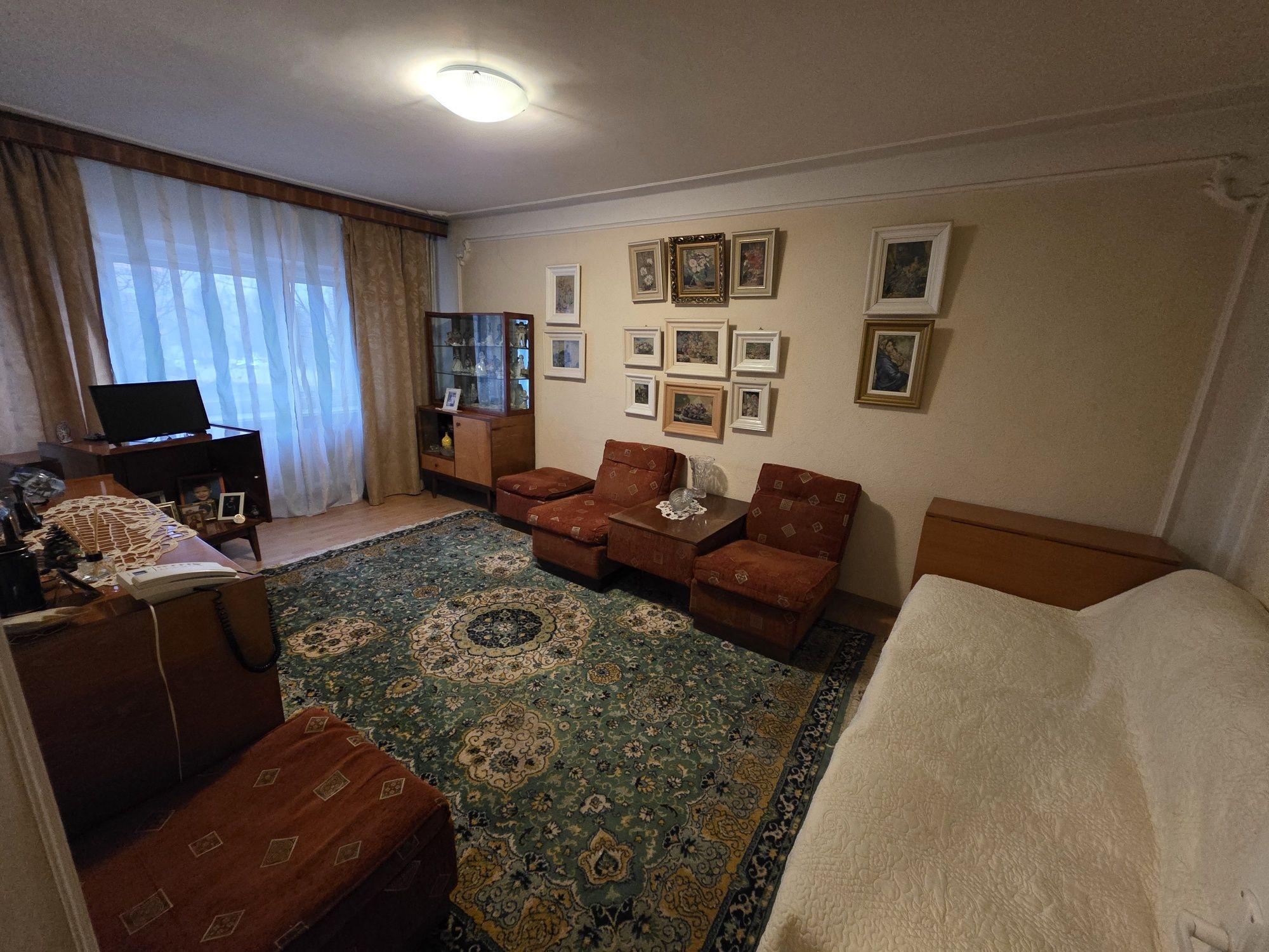 Apartament 3 camere de închiriat Nicolina