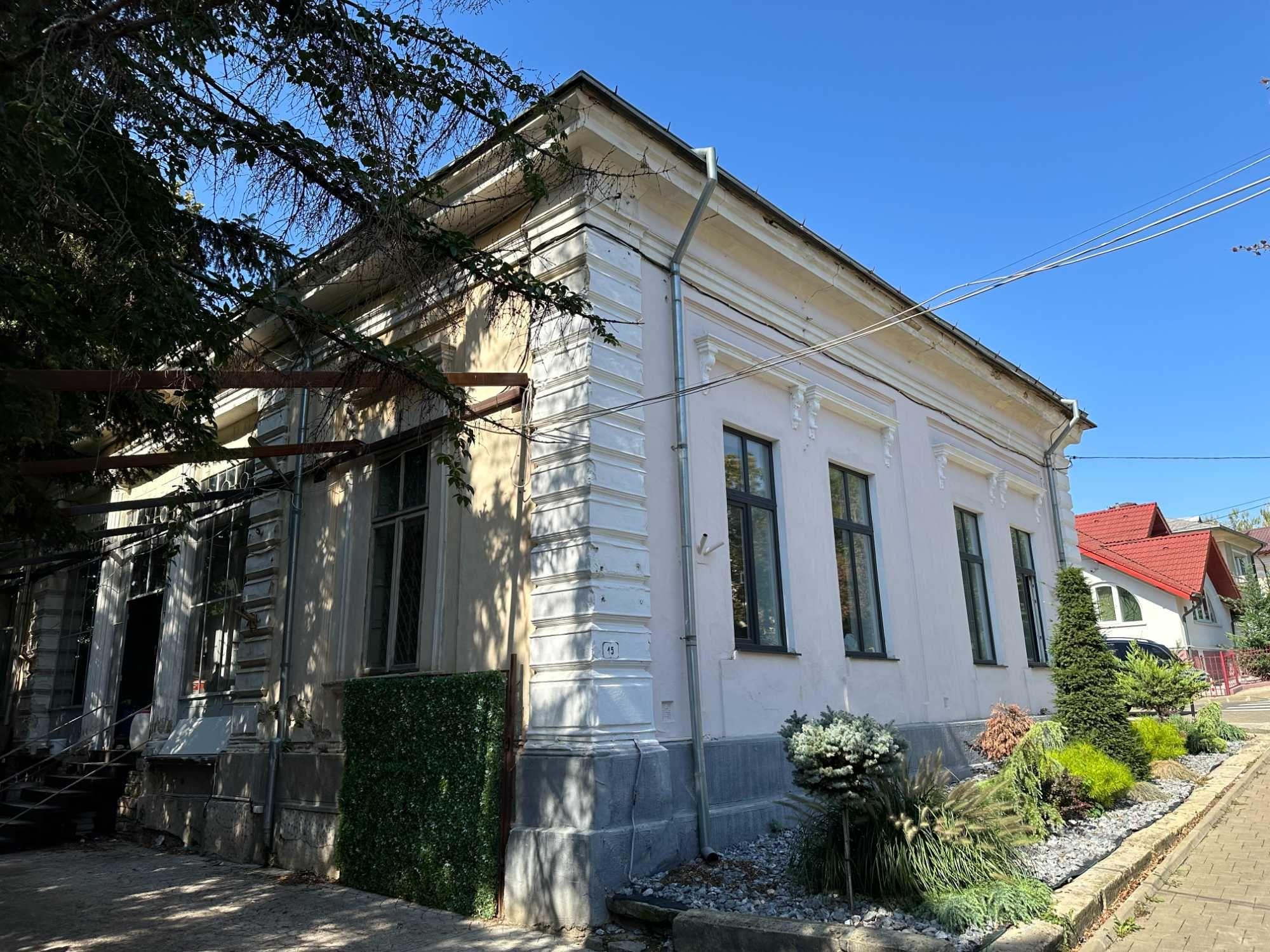 Persoana fizica !! vand casa Centru  !! 1160 Mp !! Cabinet !!