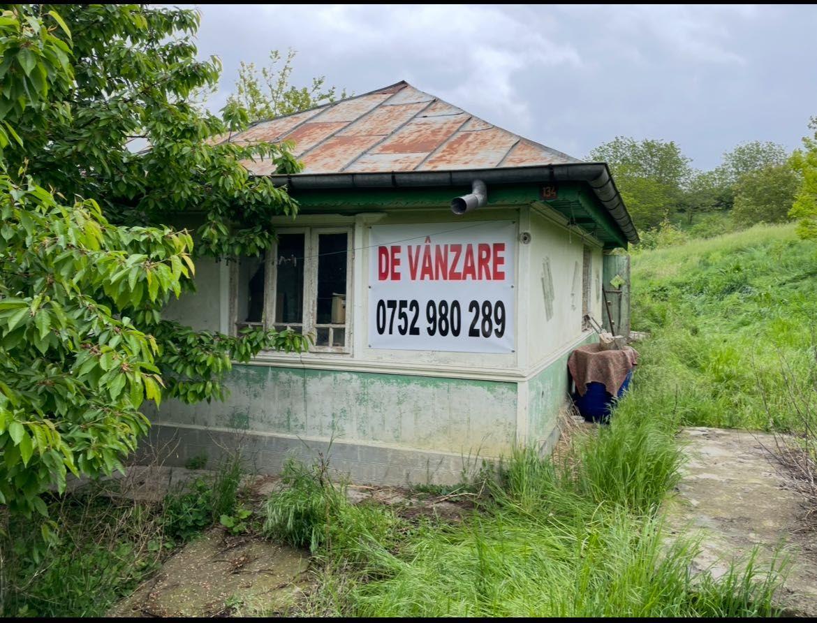 Teren și casă de vânzare în com. Ion Neculce  sat Prigoreni