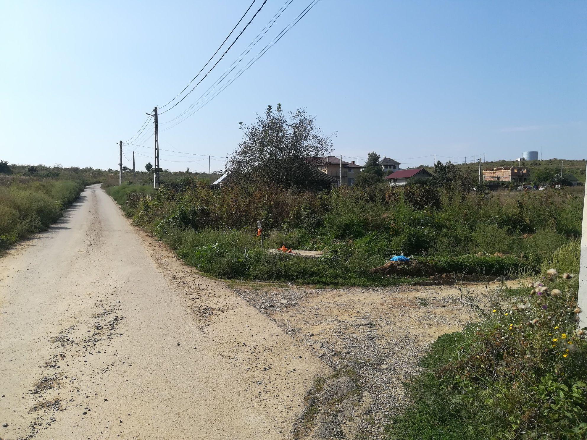 vând Parcele teren intravilan de 580mp și 612mp+ 57mp cota indiviza