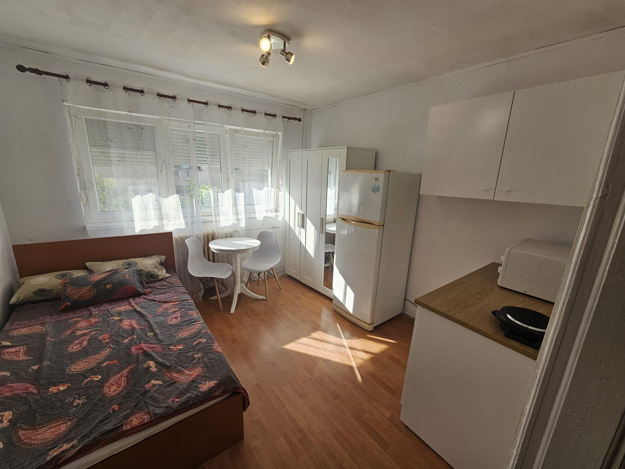 Garsoniera / etaj 3 / Calea Buziașului / 16  mpu