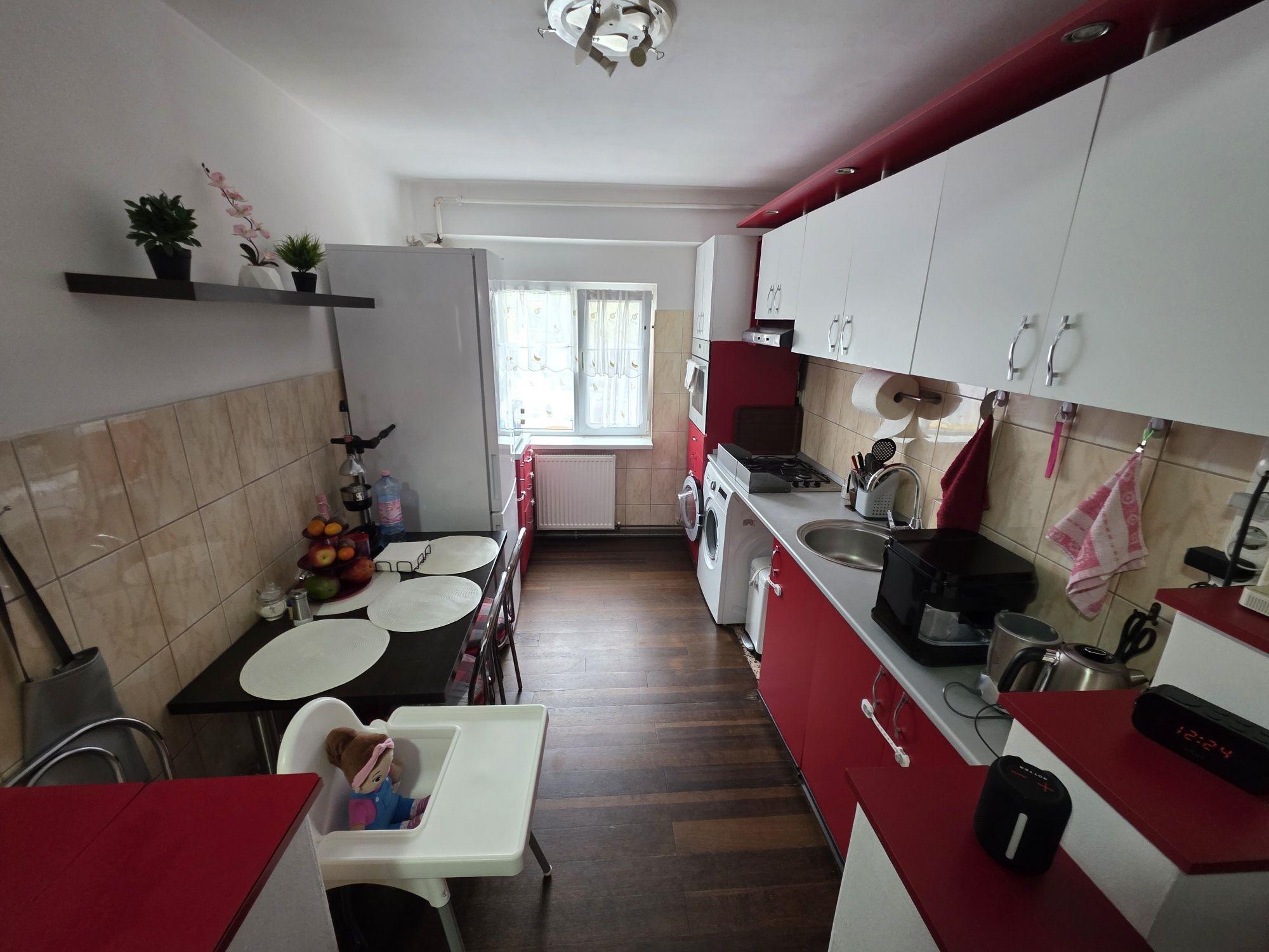 Apartament 2 camere zona Dambovita langa Carrefour. Proprietar!
