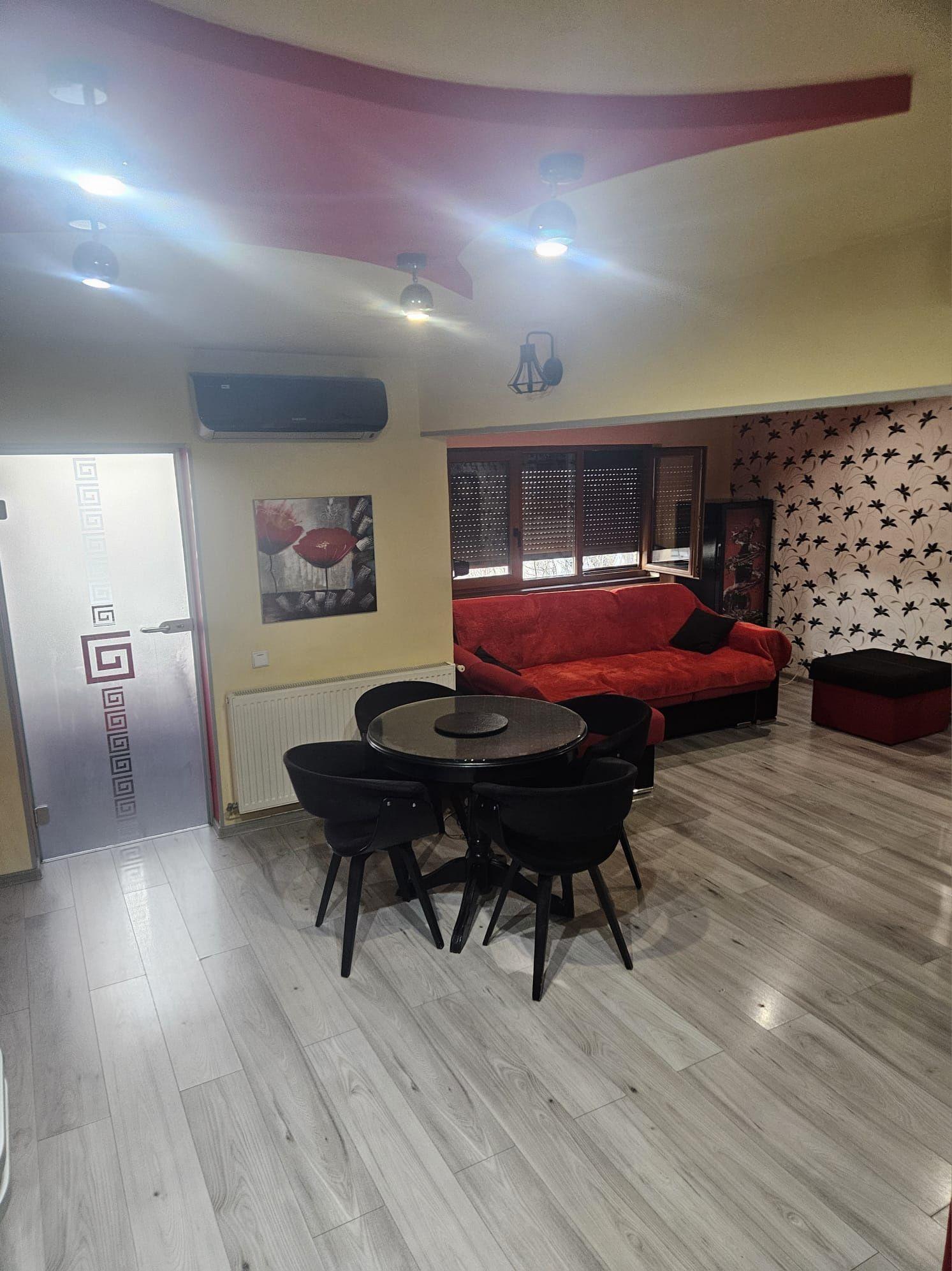 Apartament 2 camere, decomandat,living open space.