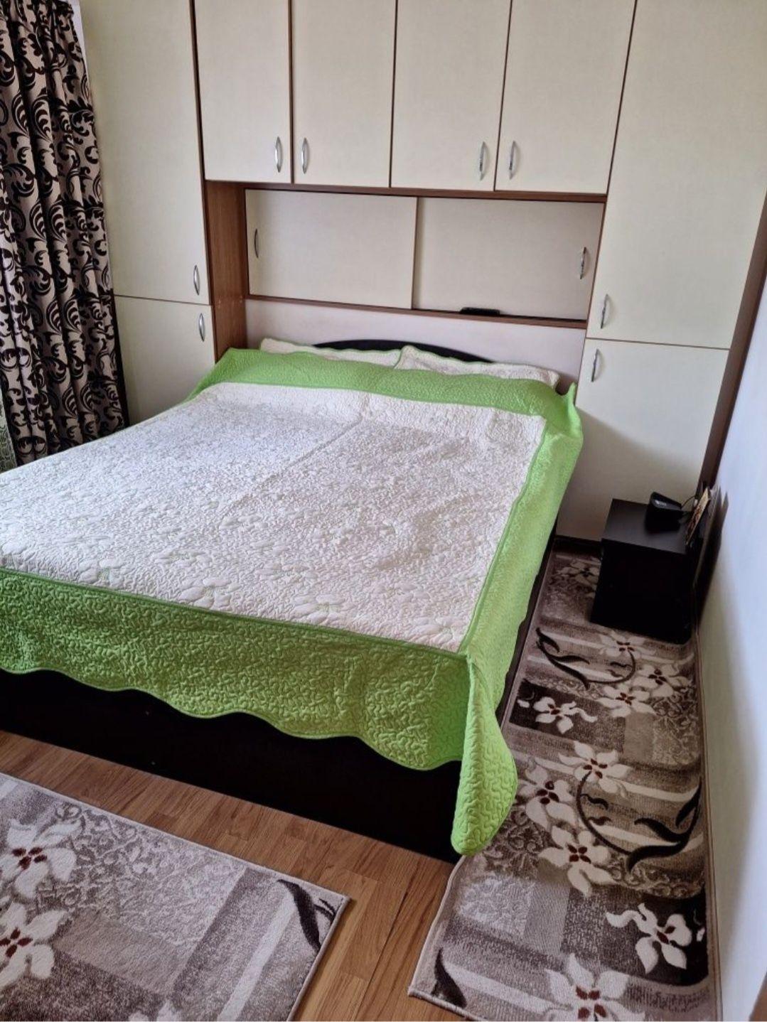 Proprietar vând ap 2 camere decomandat mansarda