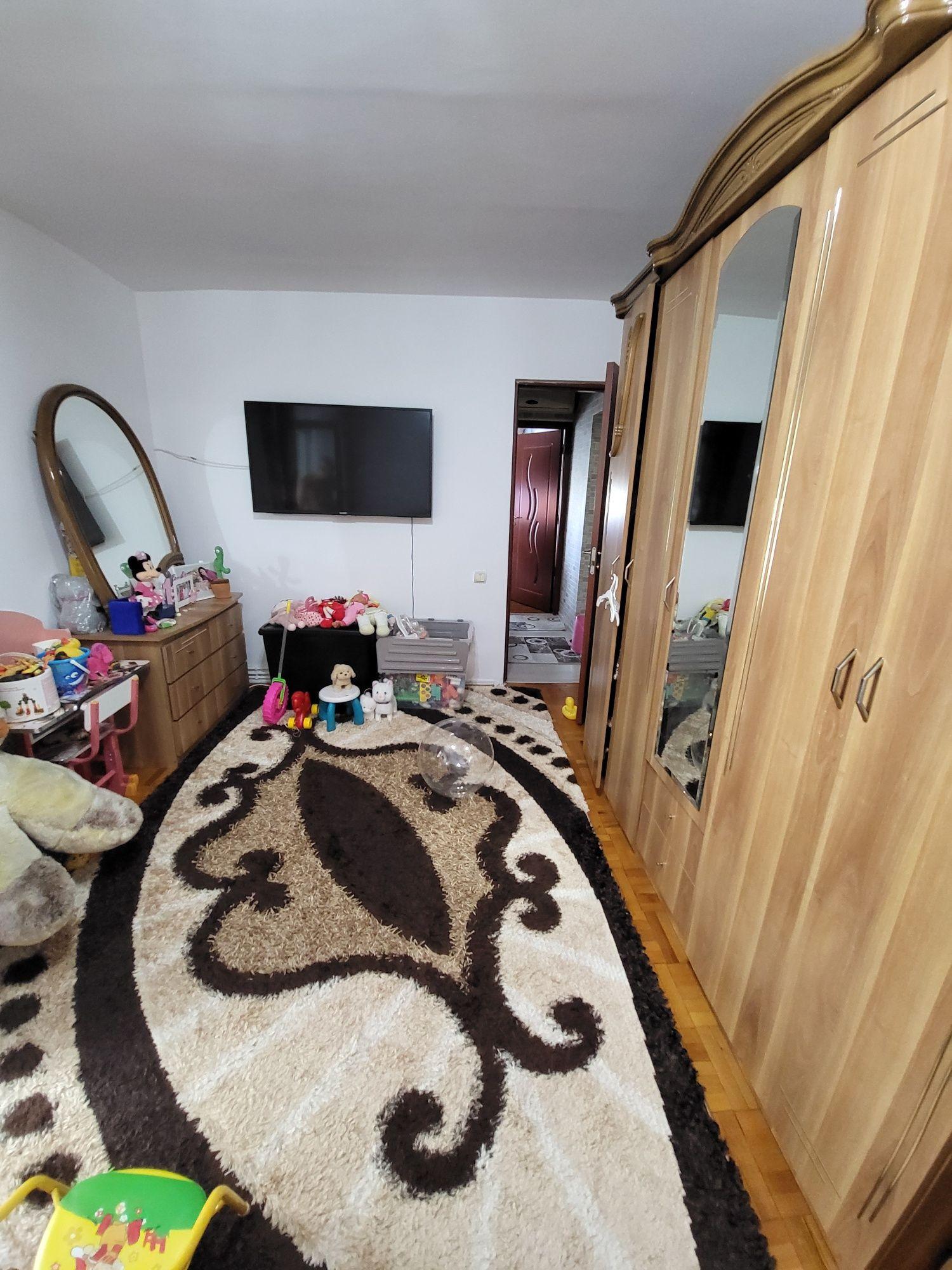 Vand apartament 2 camere