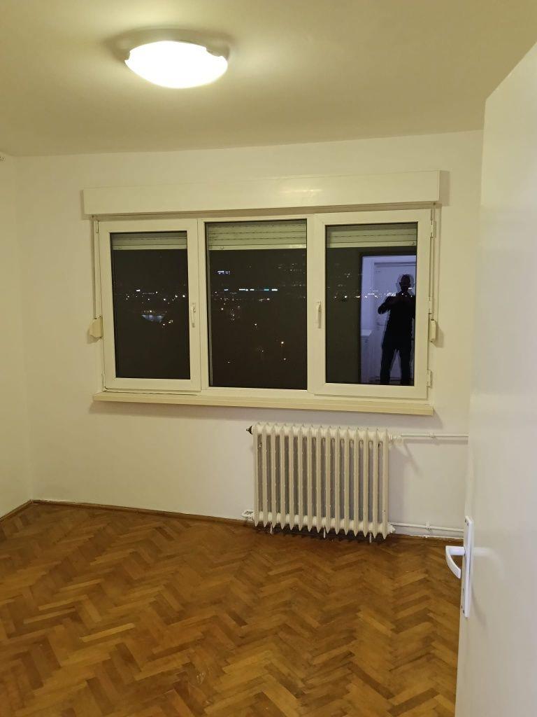 Apartament cu trei camere - imagine 1