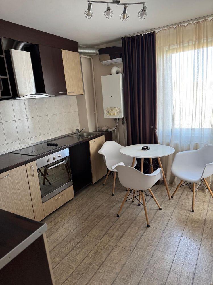 Inchiriez apartament
