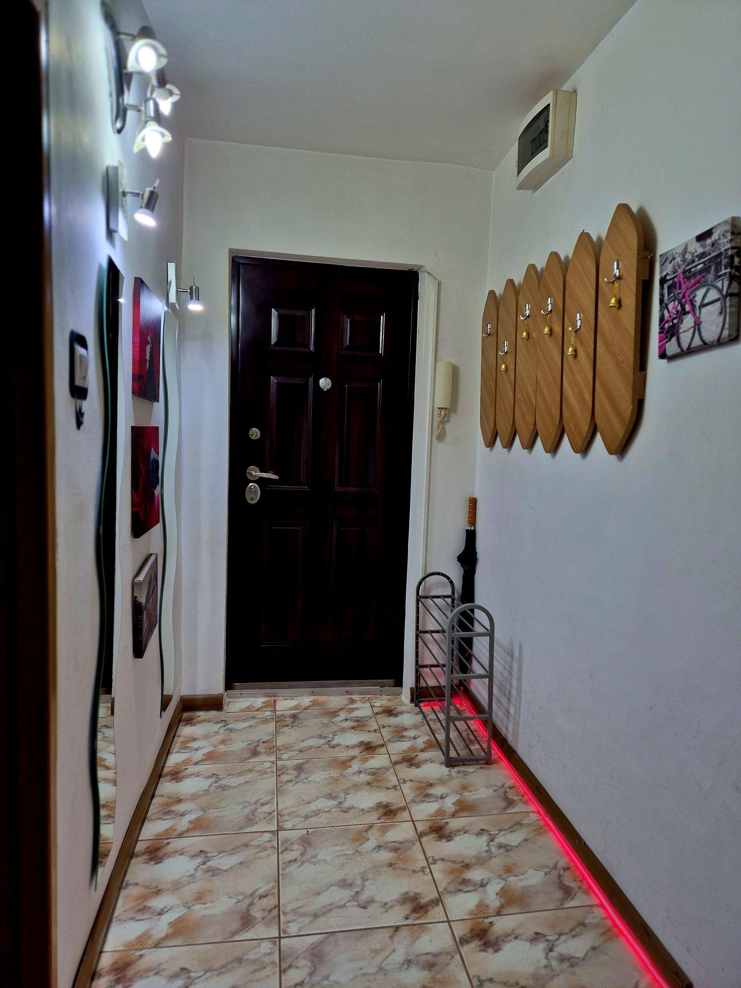 Închiriez apartament cu doua camere direct de la propietar
