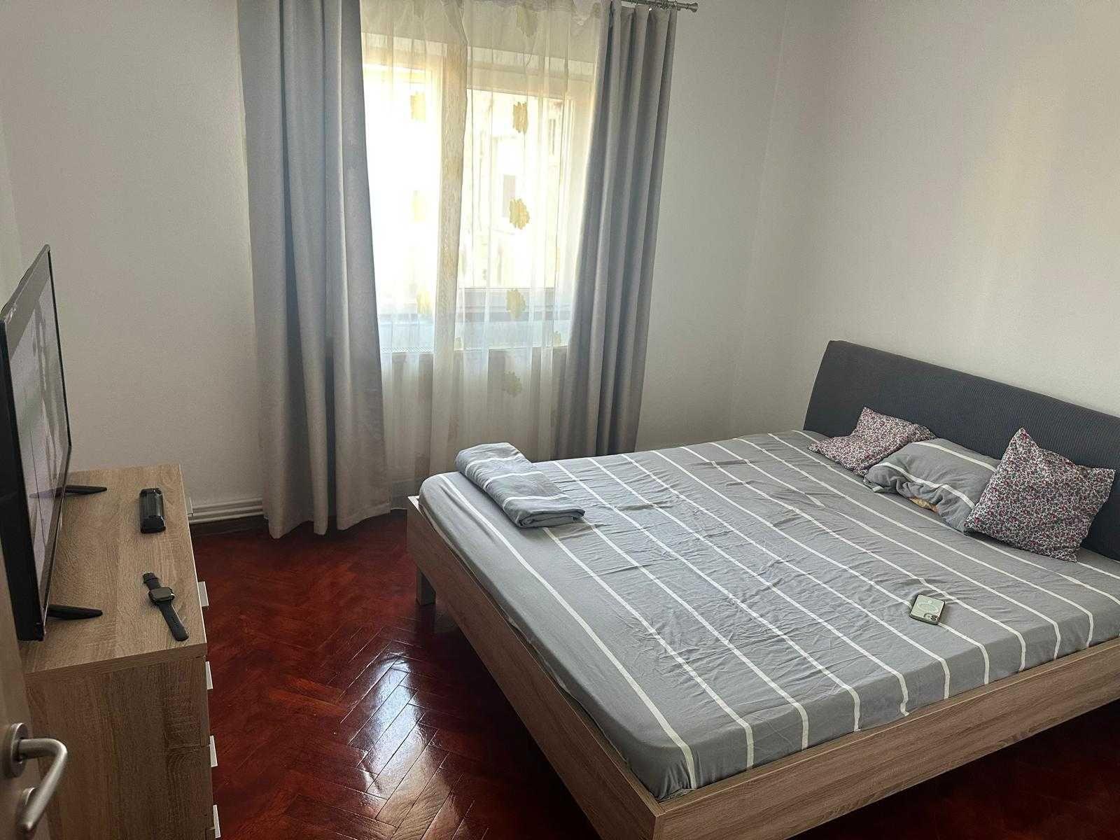 Propietar, inchiriez apartament 3 camere, Girocului