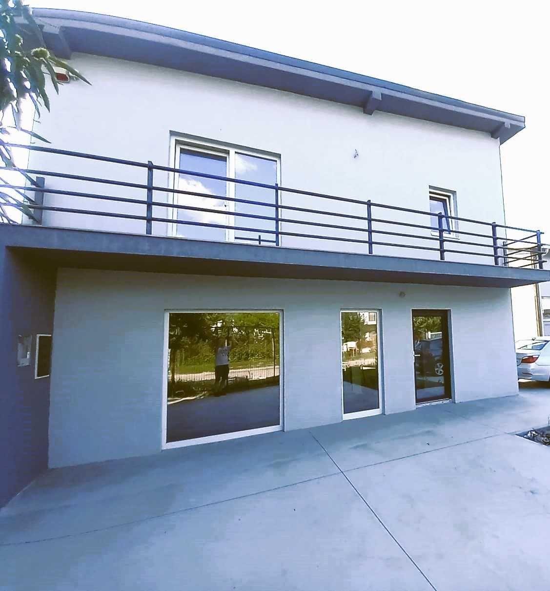 Salon - Clinica - Birouri + Locuinta