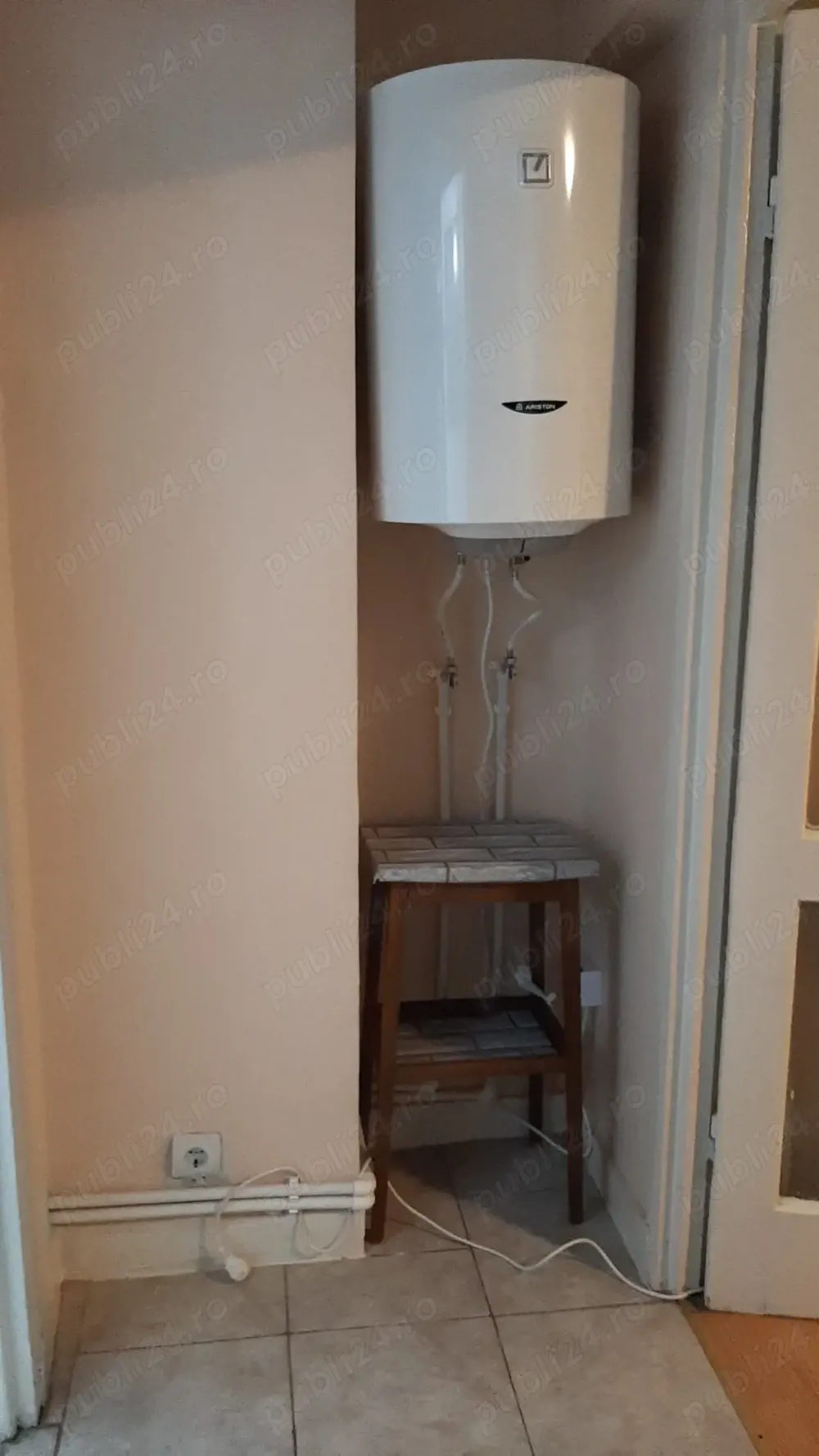 Inchiriez apartament centru.