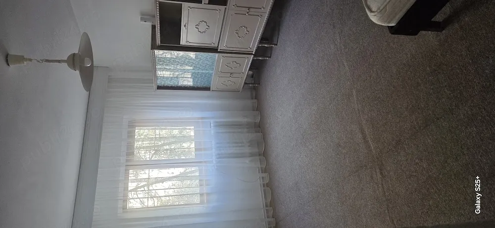 Inchiriez apartament cu 3 camere , decomandat , zona Canta   bariera Comat. Etaj 1   4. 1 baie, 1 ba