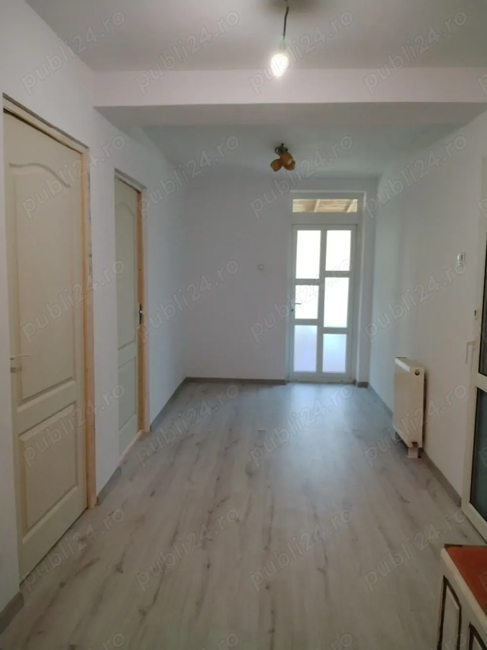 Vand apartament 110mp in vilă-105.500, cu teren