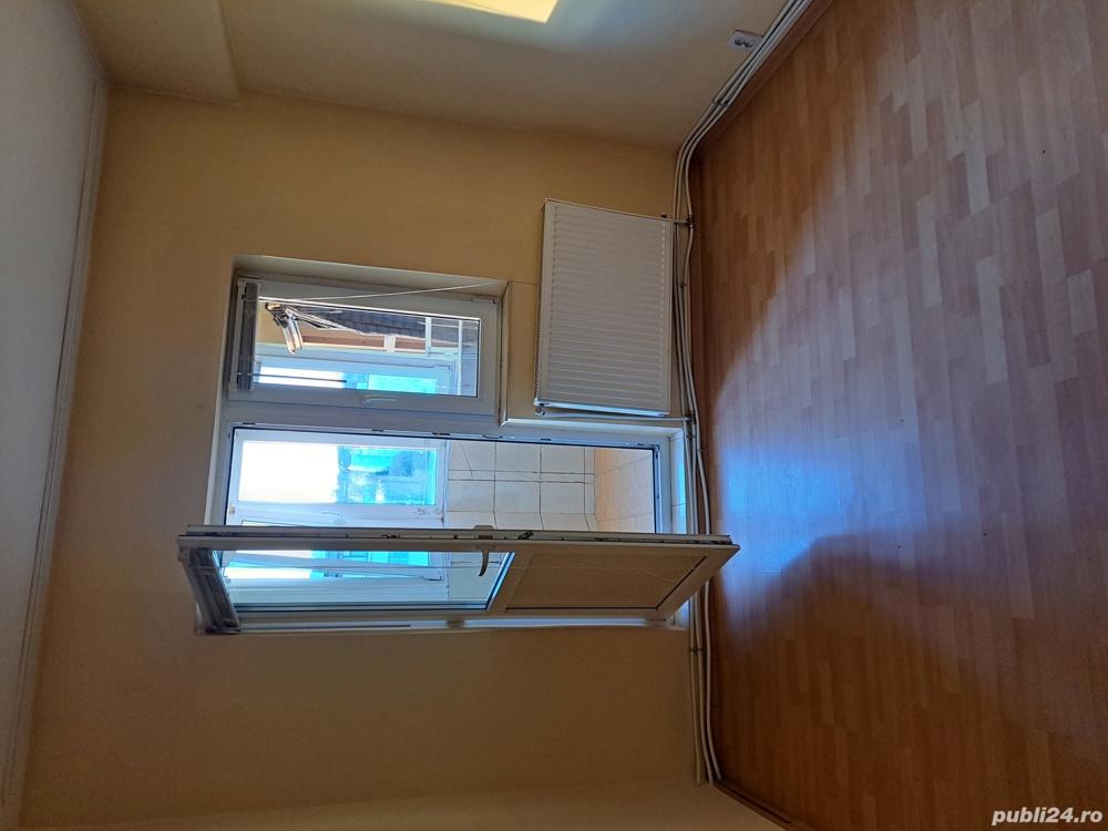 Vand apartament 3 camere