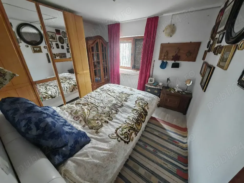 Pers fizica Apartament 4 camere Decomandat, liber