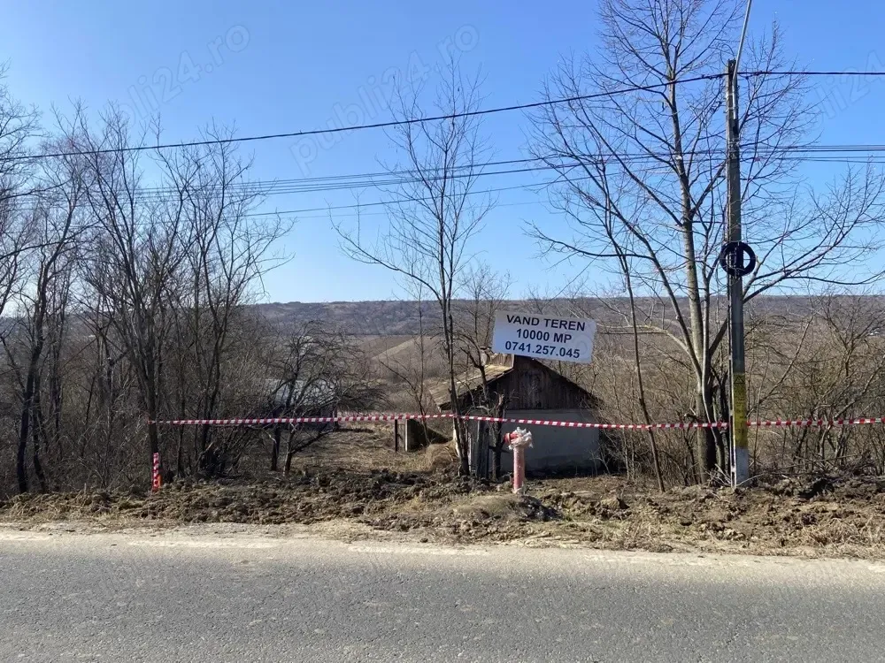 Vand teren urgent la strada com.Schitu Duca