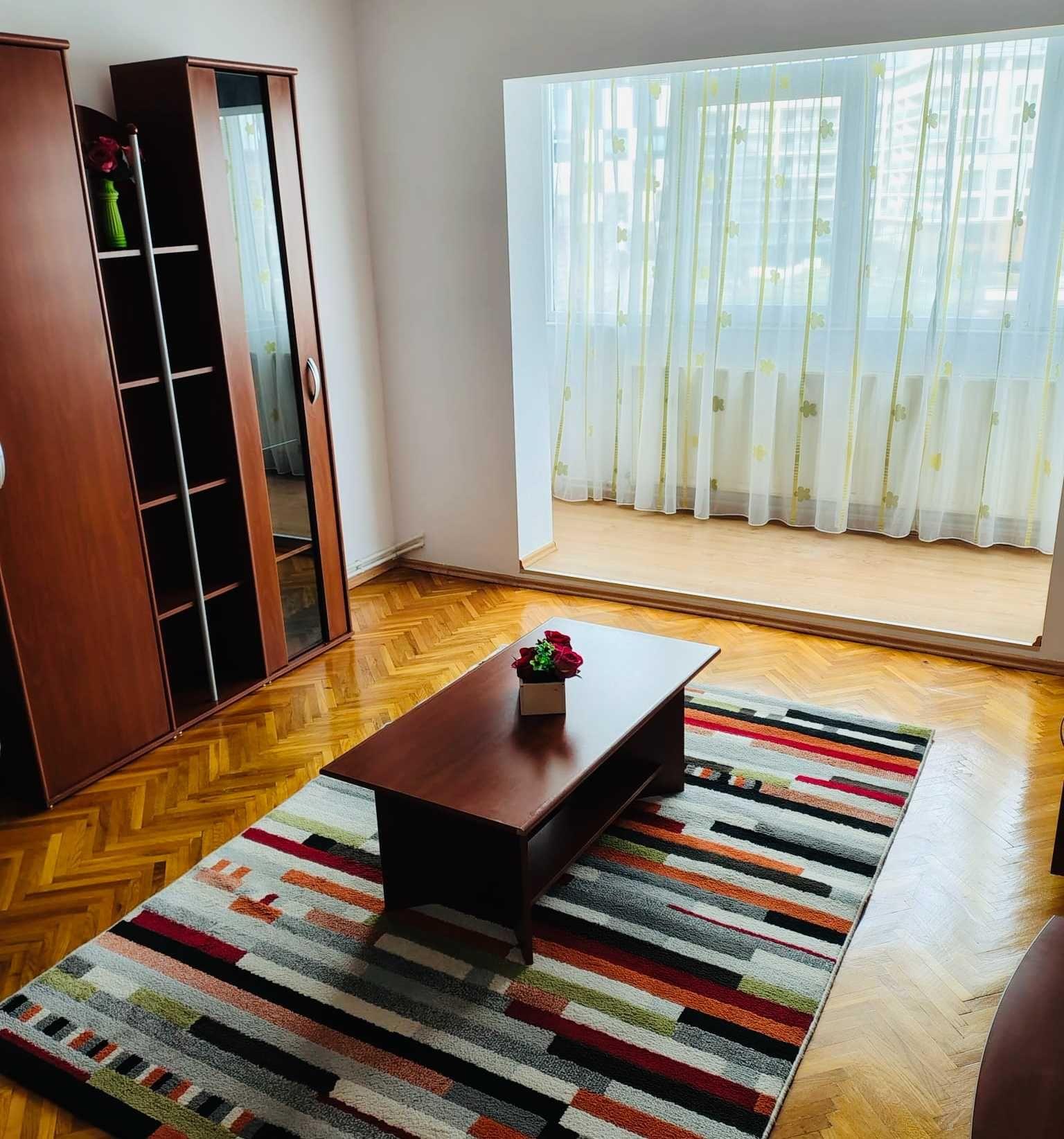 PF închiriez apartament 3 camere decomandate cartier Mărăști central