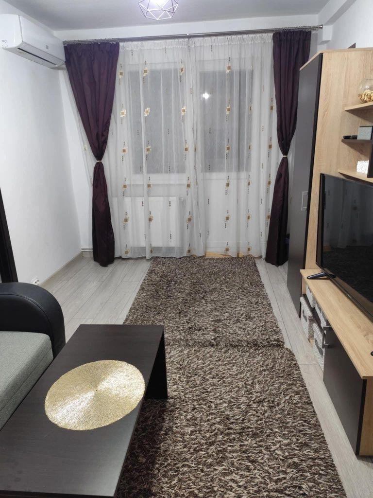 Vând apartament cu două camere