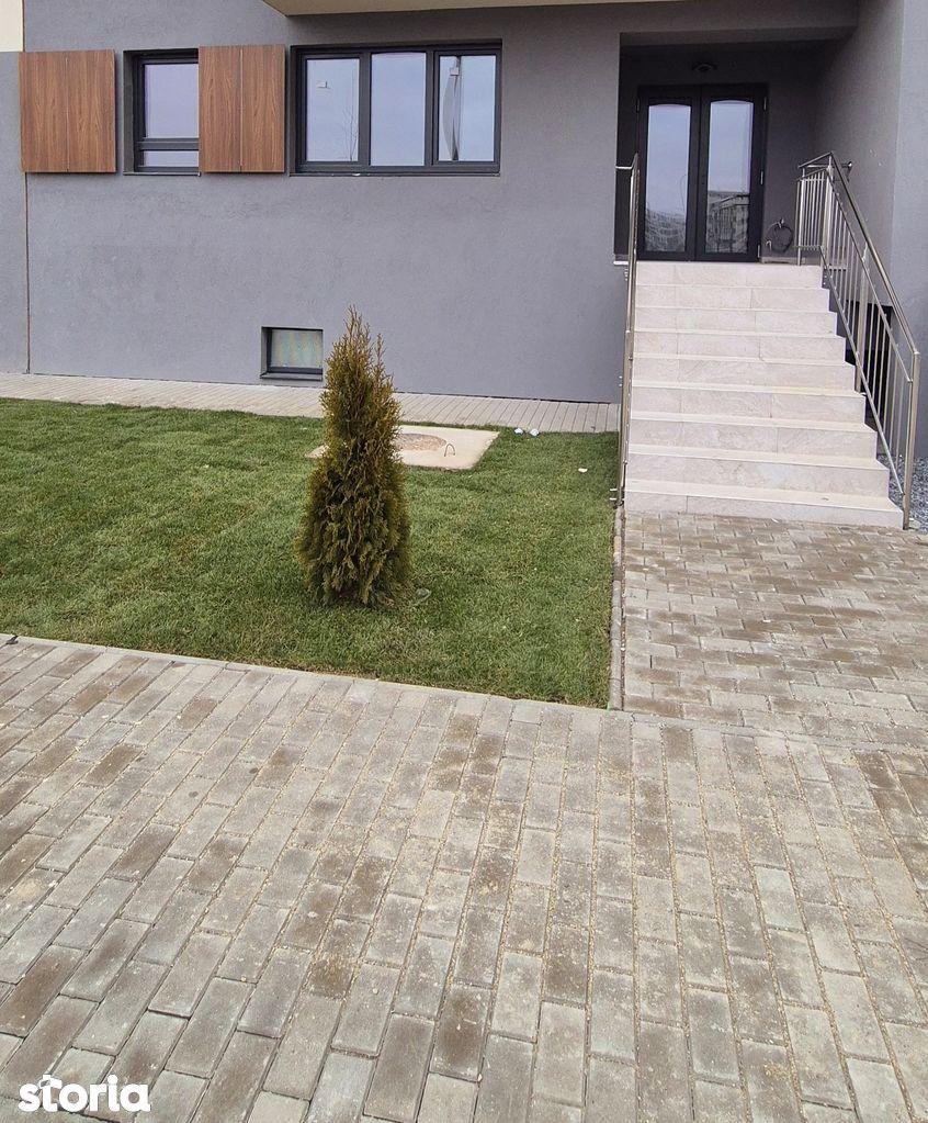 Vand spatiu comercial complex Maurer Residence