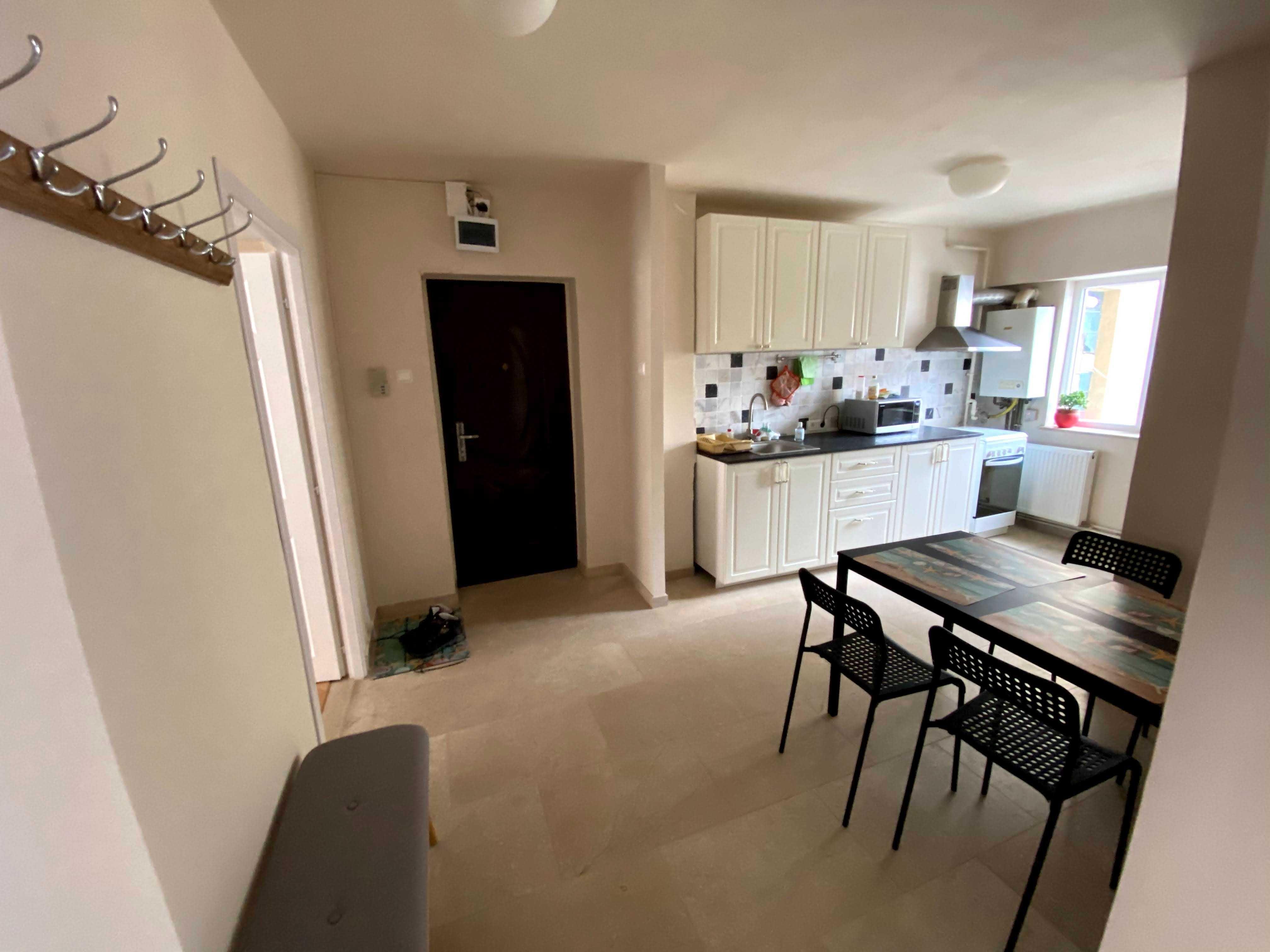 Apartament 3 camere pietonal Racadau - imagine 1