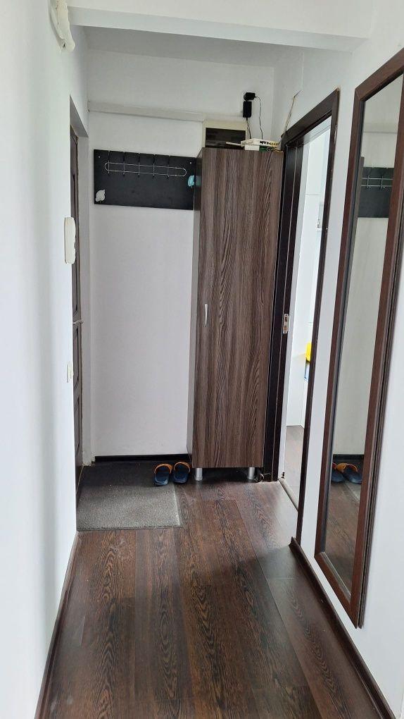 Închiriez apartament Poarta 6