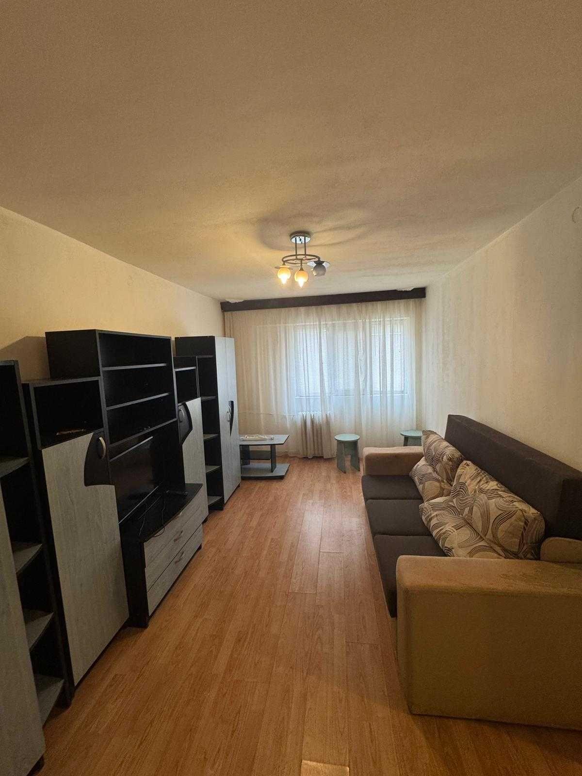 Garsonieră decomandată Malu Roșu 30mp - imagine 1