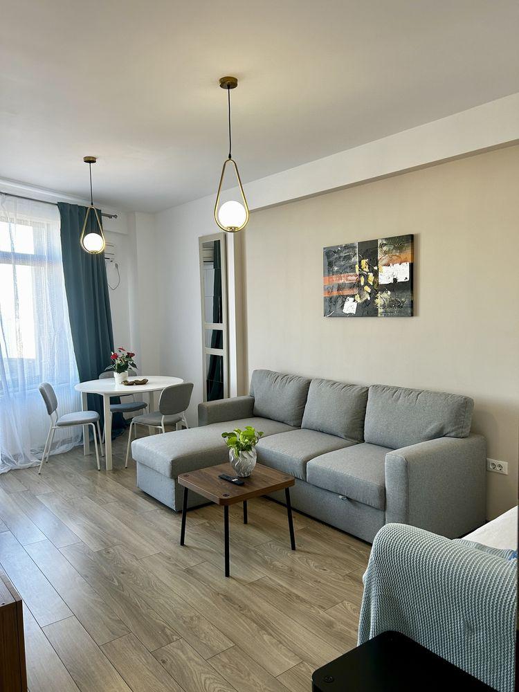 Garsoniera de inchriat, Proprietar - imagine 1