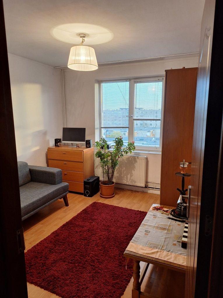 Vând ap cu 3 camere zona Rahova