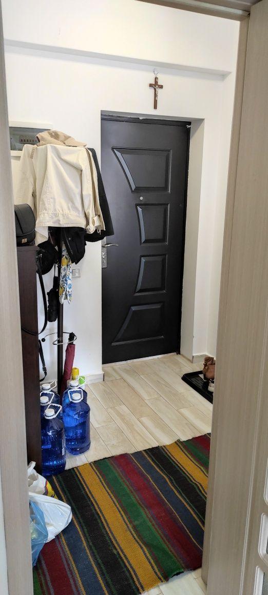 Vând Garsonieră noua, unic proprietar!