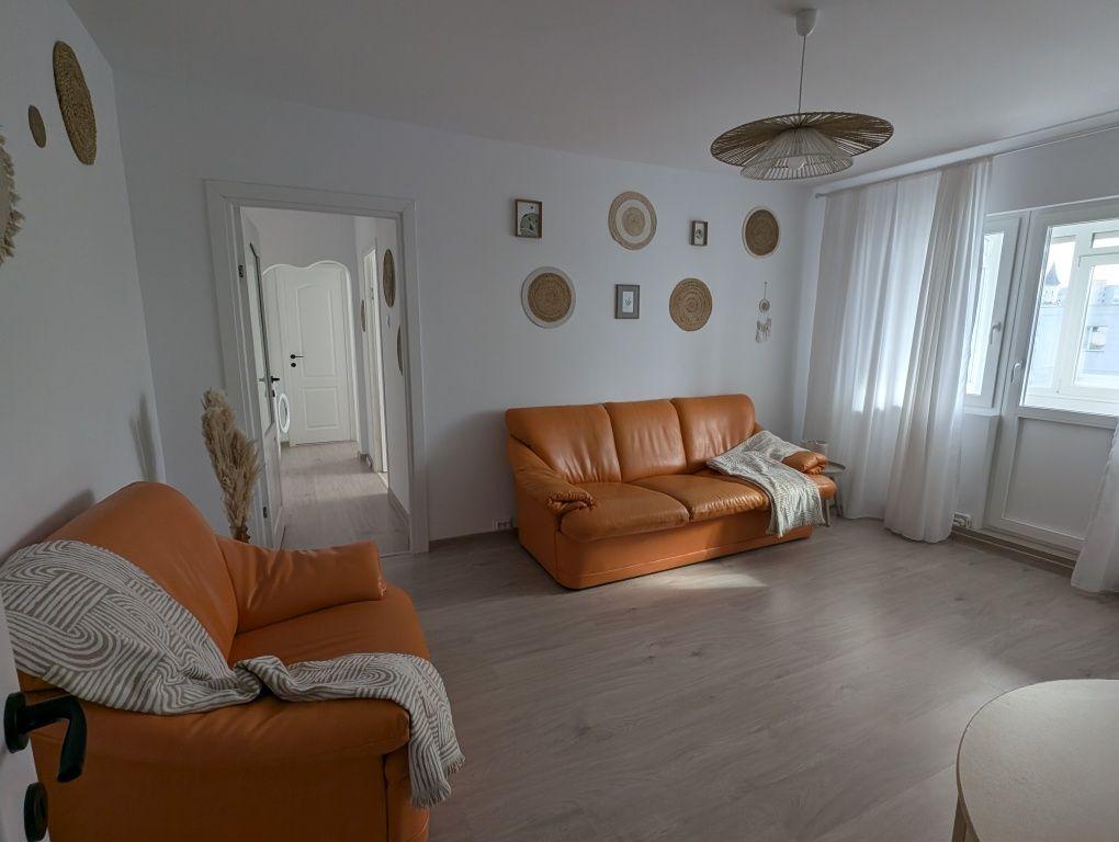 Închiriez apartament 3 camere