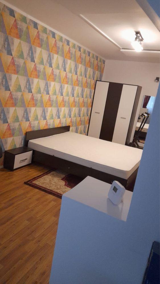 Inchiriez apartament