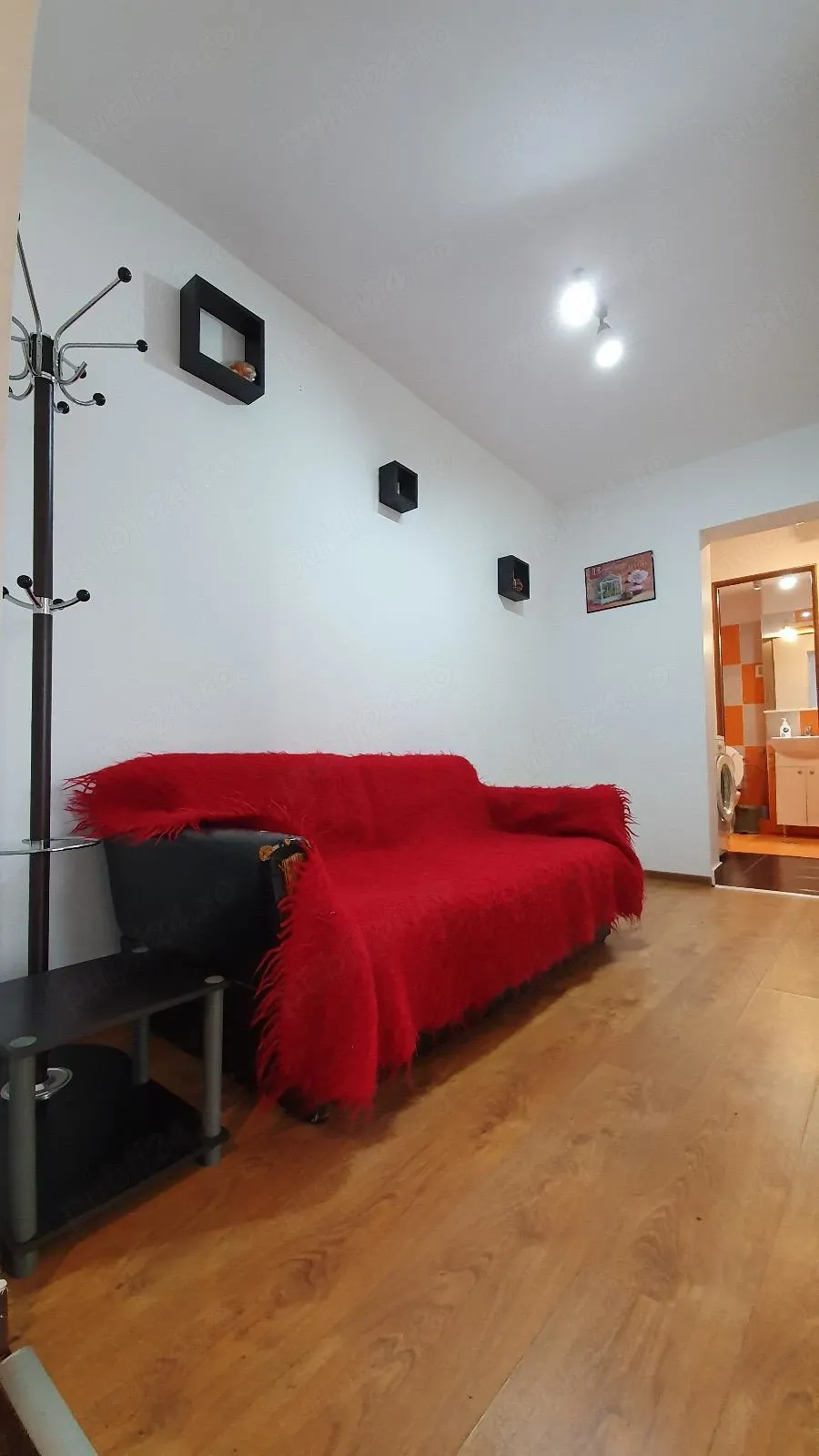 Pers fizica inchiriez ap cu 2 dormitoare