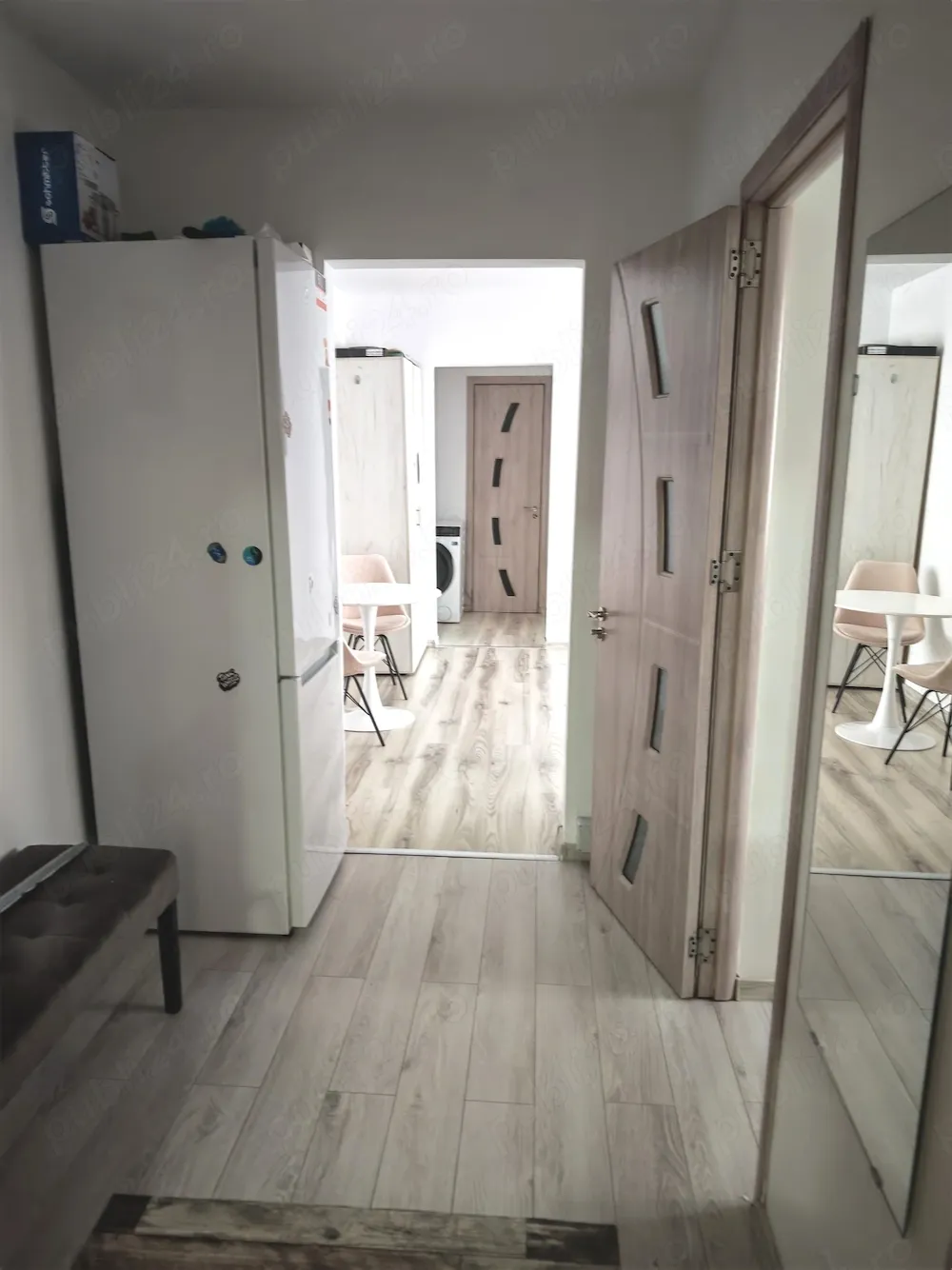 Apartament 3 camere semidecomandat - imagine 1