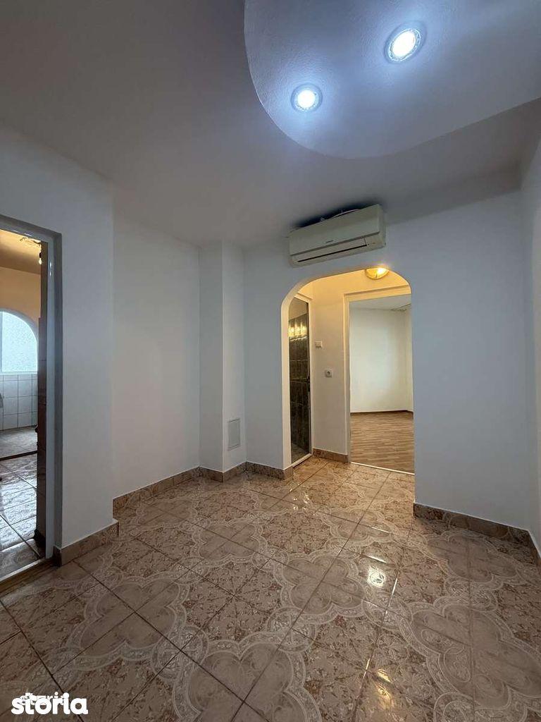 Apartament 2 camere etaj 1 decomandat