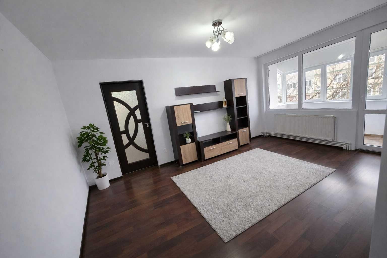 Apartament 3 camere Micro 16 Galați, renovat, centrală, 90.000€
