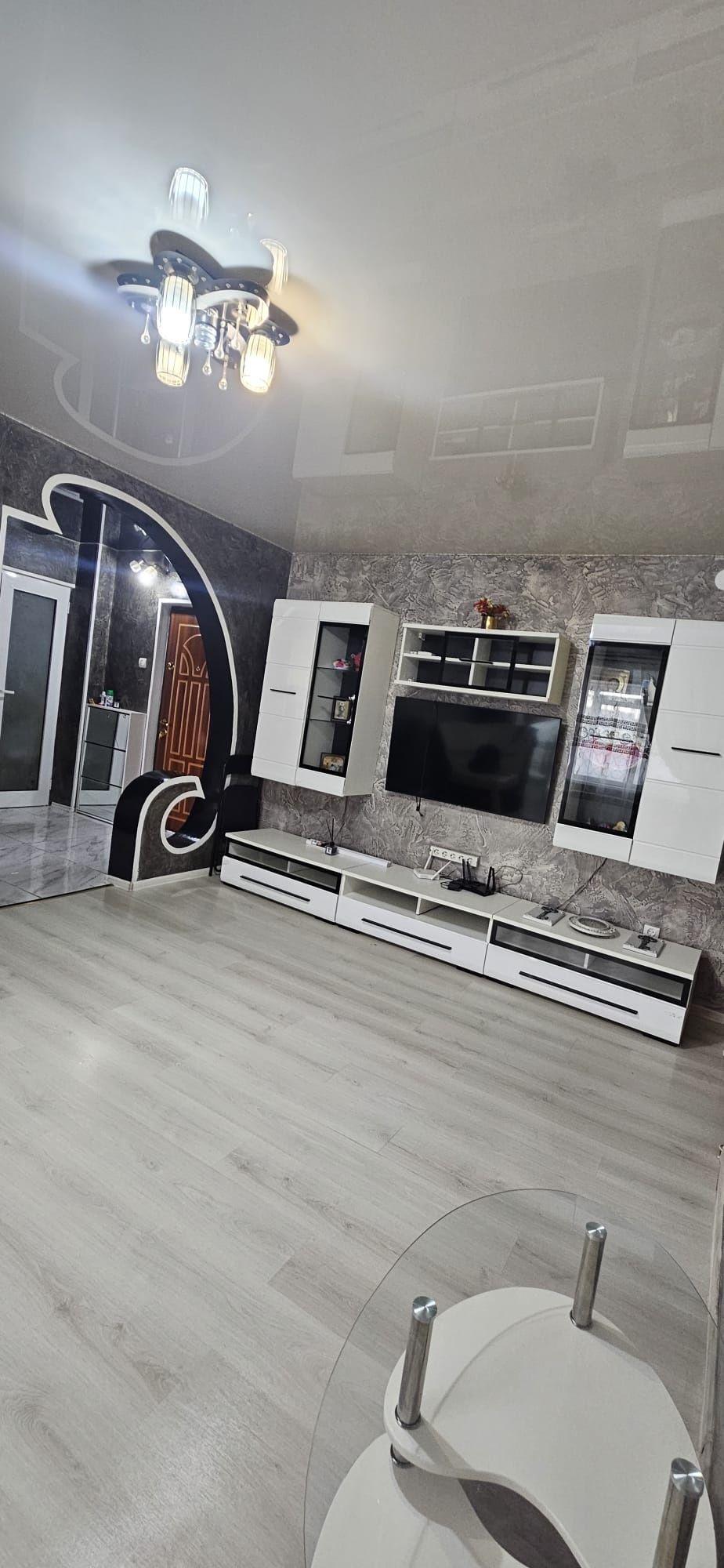 Vand apartament 3 cam,Micro 17.Pret 80000€