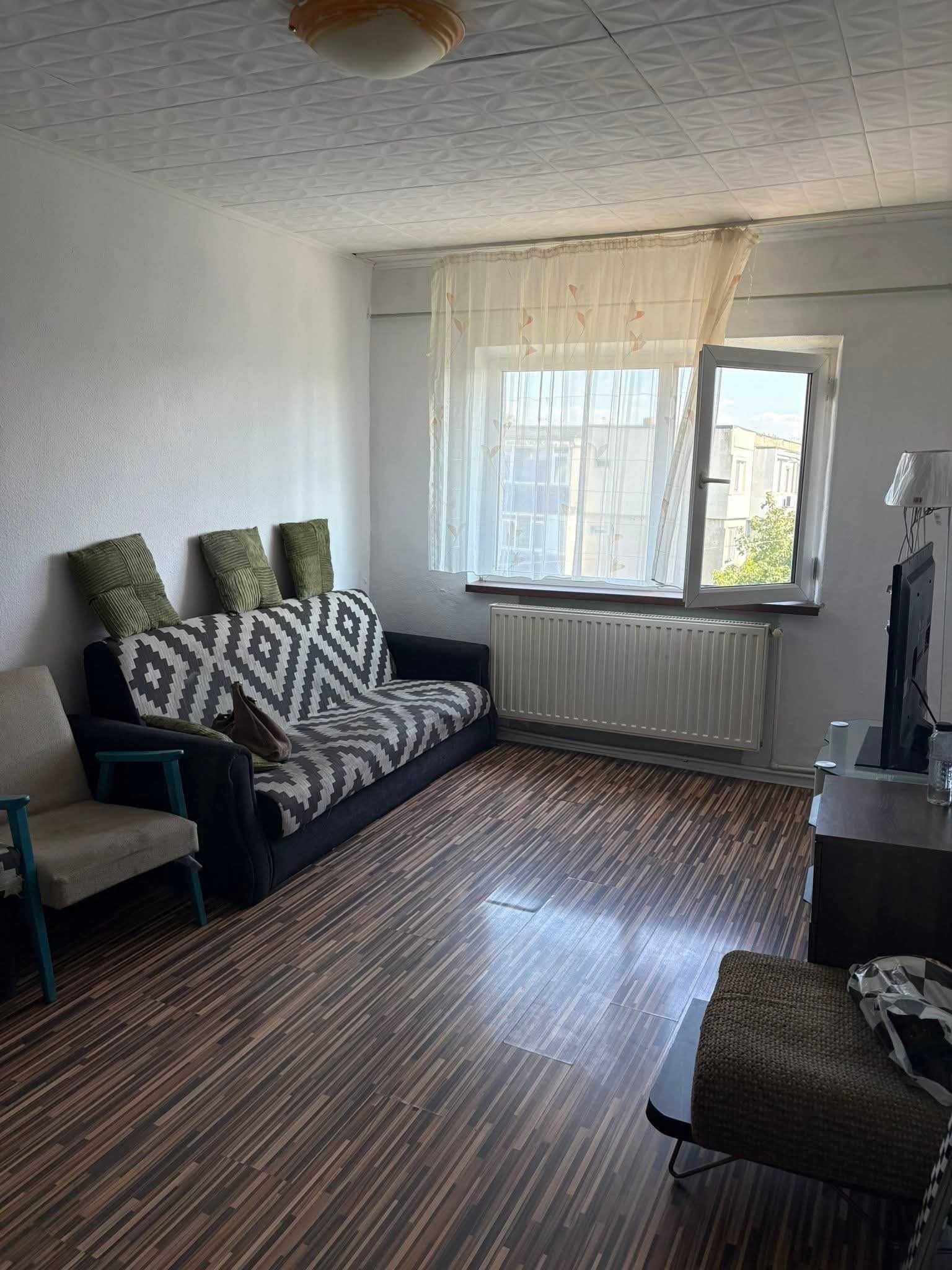 Apartament 3 camere, et.4 Micro 16