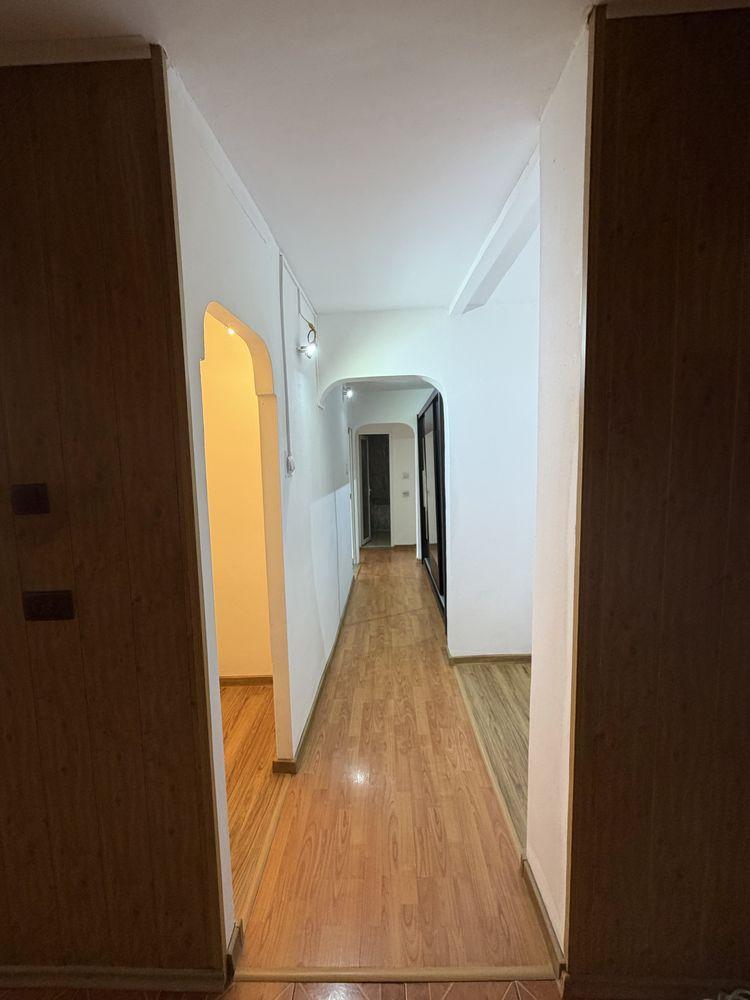 Apartament 3 camere DECOMANDAT Micro 39c  Galati  RENOVAT
